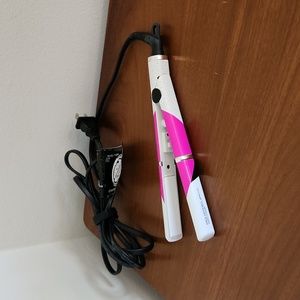 Paul Mitchell travel flat iron